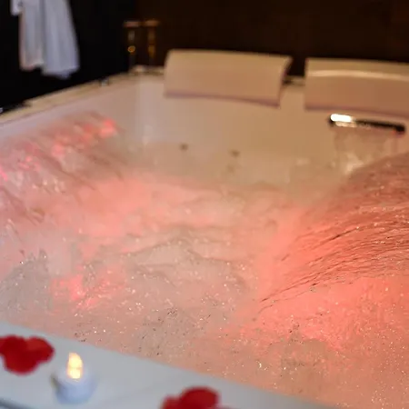 L'eden - Refuge Romantique Avec Balneo & Sauna Villa *