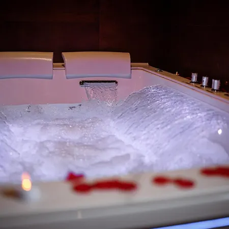 Villa * L’eden * Maison Romantique Avec Balnéo Et Sauna Treize-Vents