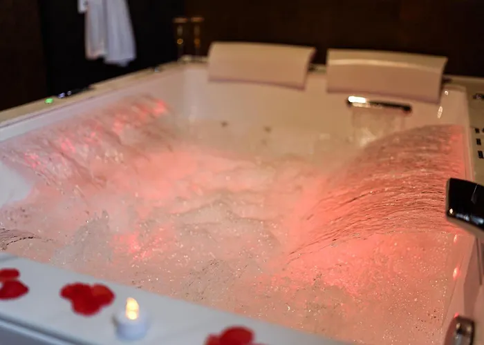 * L’eden * Maison Romantique Avec Balnéo Et Sauna Villa *