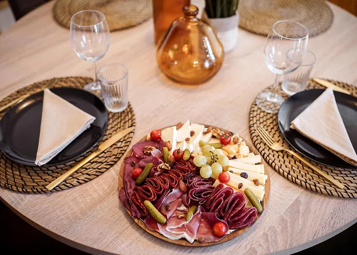 * L’eden * Maison Romantique Avec Balnéo Et Sauna * Treize-Vents