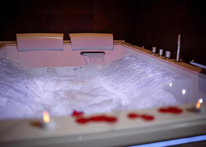 Villa * L’eden * Maison Romantique Avec Balnéo Et Sauna Treize-Vents