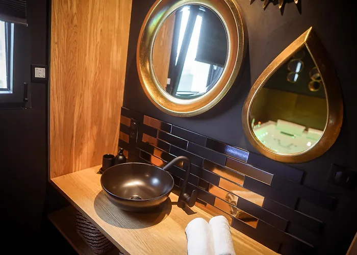 Villa * L’eden * Maison Romantique Avec Balnéo Et Sauna Treize-Vents